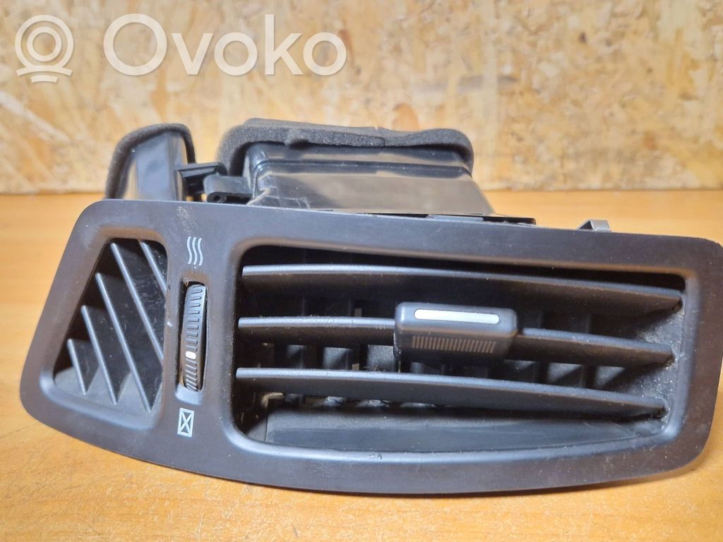 KIA Ceed Dash center air vent grill 