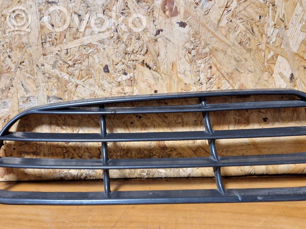 Front bumper lower grill   8A0807345
