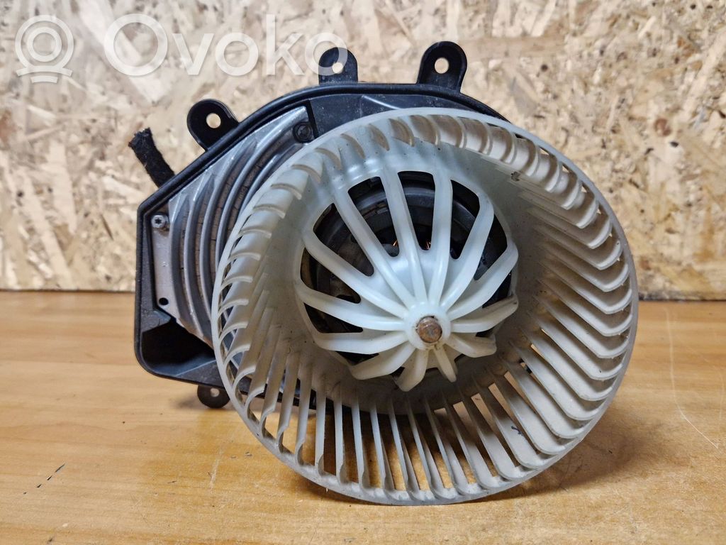 Volkswagen PASSAT B5.5 Wentylator nawiewu / Dmuchawa 