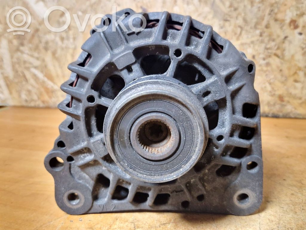 Volkswagen PASSAT B5.5 Generatore/alternatore 