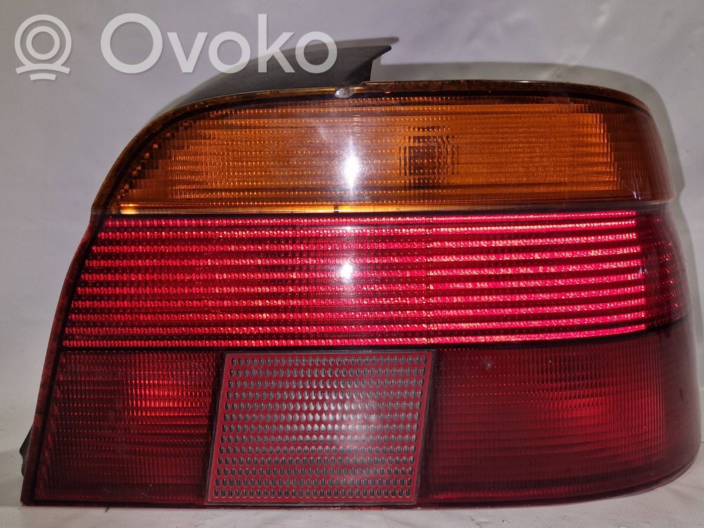 BMW 5 E39 Aizmugurējais lukturis virsbūvē 