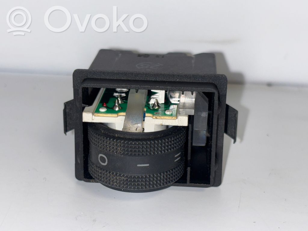 Headlight level height control switch   4F0941301A
