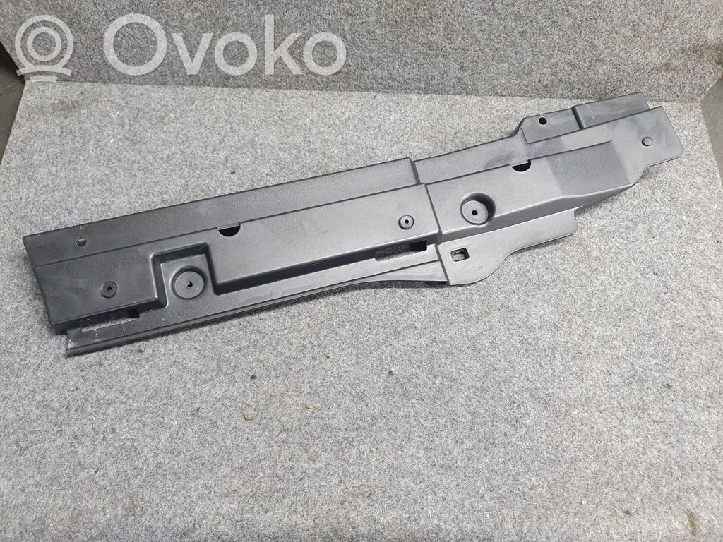 BMW 3 E90 E91 Muu vararenkaan verhoilun elementti 