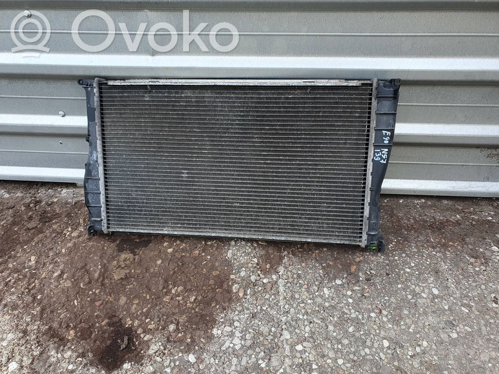 BMW 3 E90 E91 Coolant radiator 