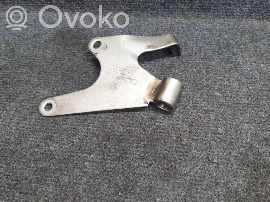 Muffler mount bracket/holder   7805775