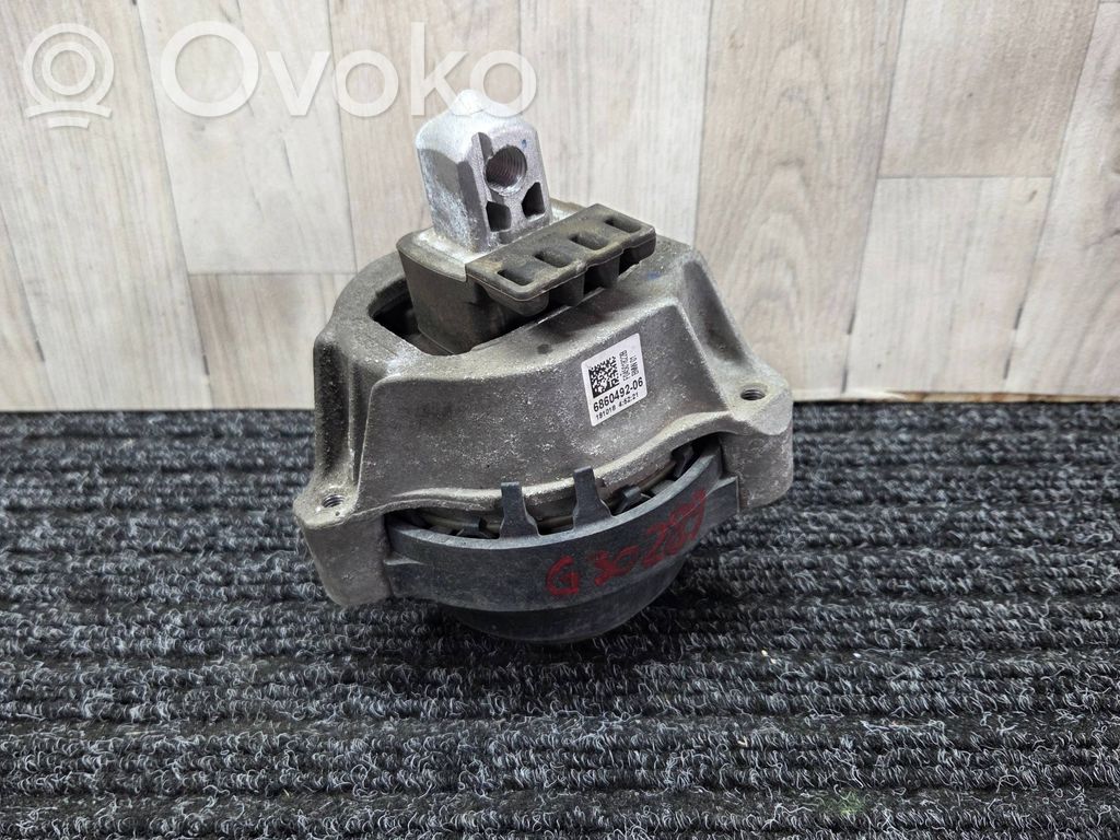 BMW 5 G30 G31 G38 Engine mount bracket 