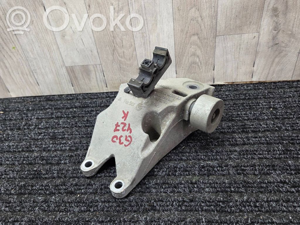 BMW 5 G30 G31 G38 Engine mounting bracket 