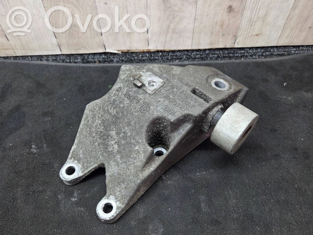BMW 5 G30 G31 G38 Engine mounting bracket 