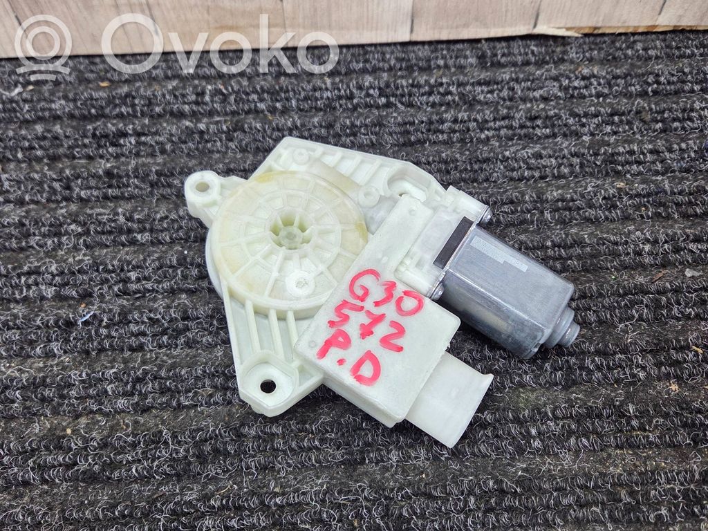 BMW 5 G30 G31 G38 Silnik regulatora szyby drzwi przednich 