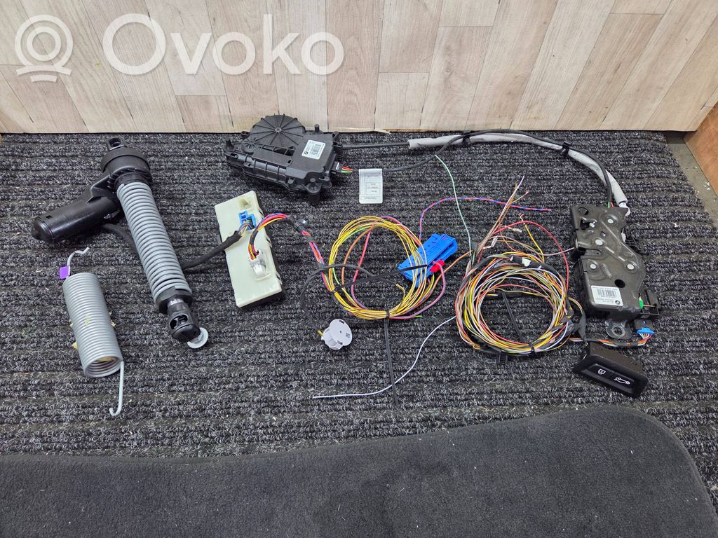 Pompa / Siłownik klapy tylnej bagażnika / Komplet   51247430644,51247441014,51247430614,51247430626,61359451484,7430614,7430626,7430644,7441014,9451484,S316A