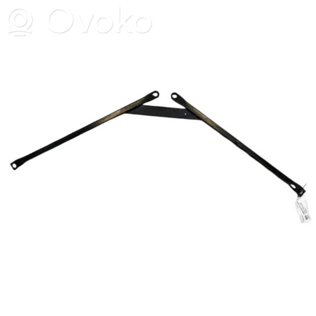 BMW 3 F30 F35 F31 Kita variklio skyriaus detalė 