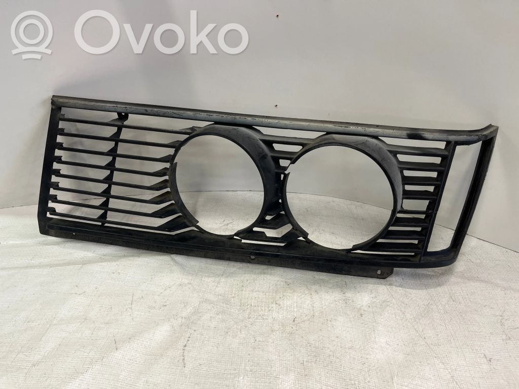 Front grill   1834990