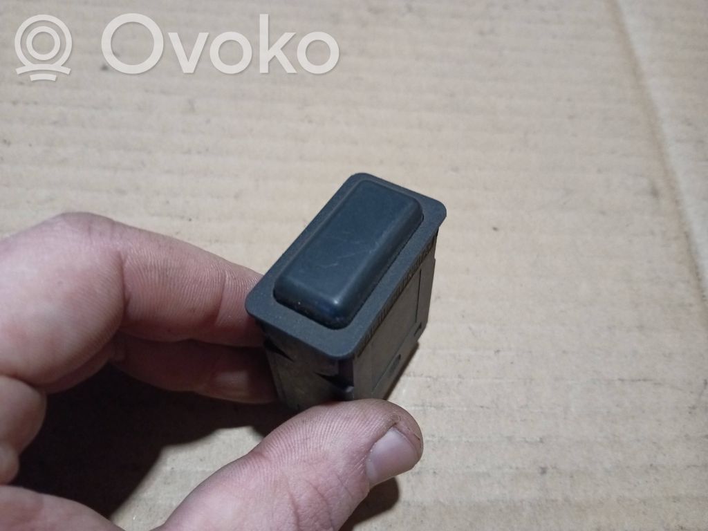 Hazard light switch   SAEQC80FK5023