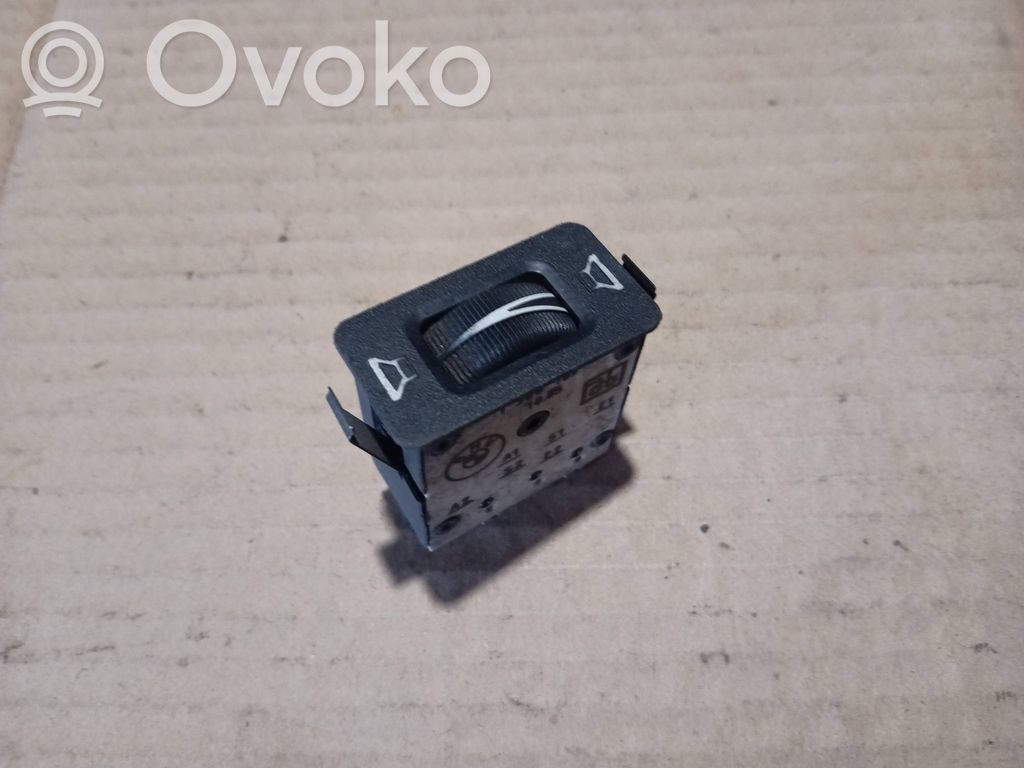 Sound control switch   1368769