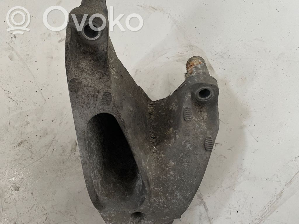 Audi A4 S4 B8 8K Engine mounting bracket 