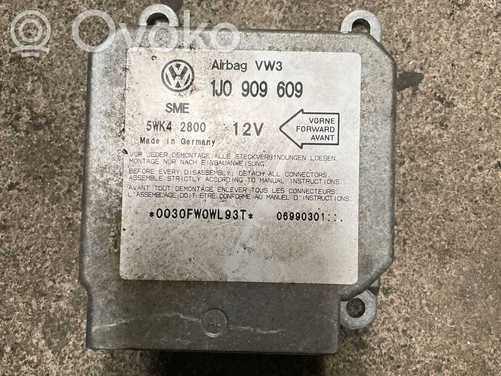 Volkswagen Golf IV Sterownik / Moduł Airbag 