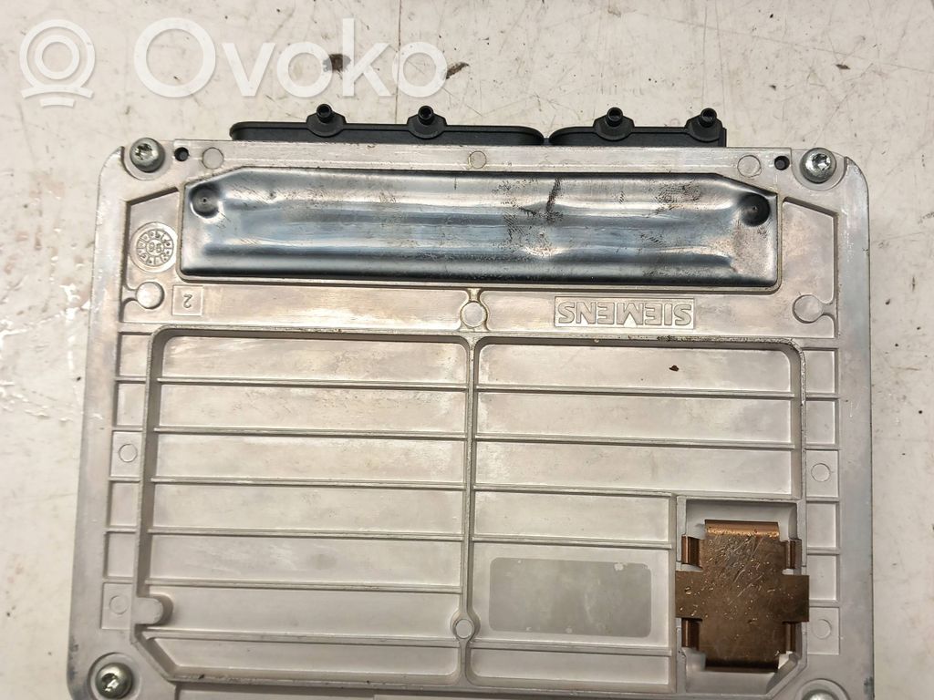 Volkswagen PASSAT B5 Engine control unit/module 
