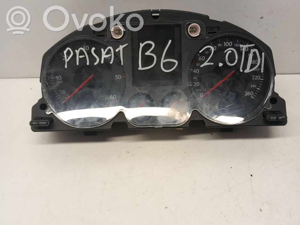 Volkswagen PASSAT B6 Licznik / Prędkościomierz 