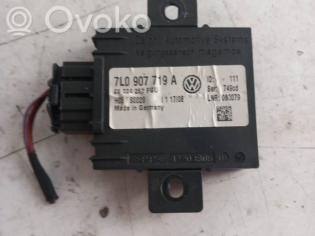 Volkswagen Phaeton Alarm control unit/module 
