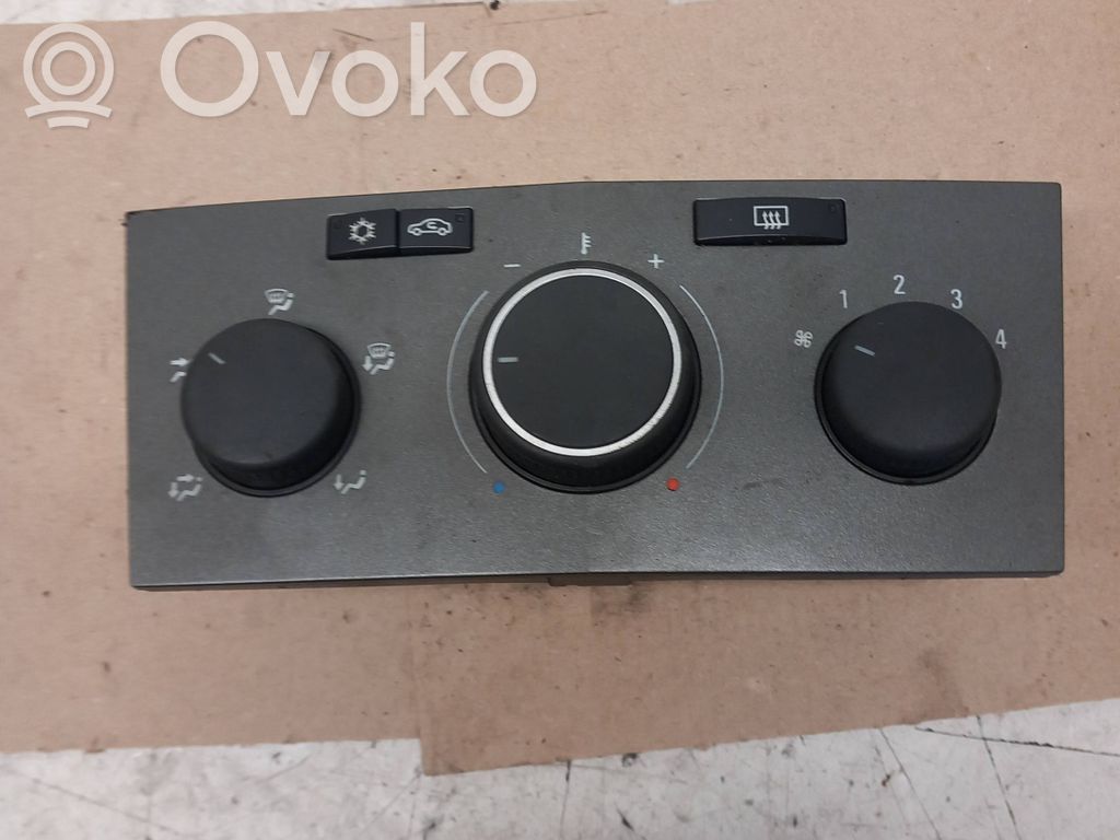 Opel Astra H Climate control unit 