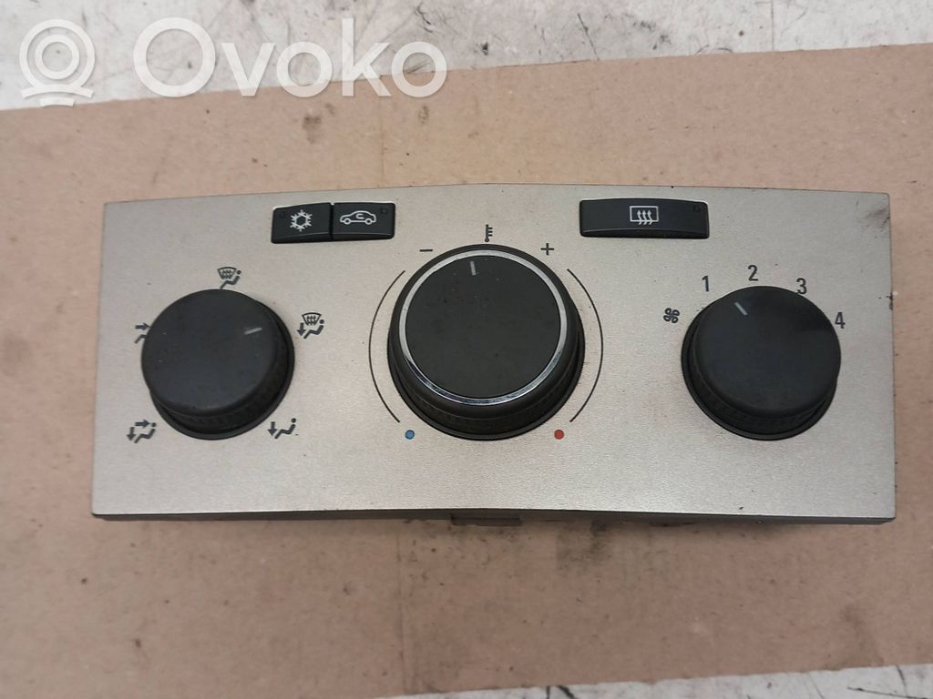 Opel Astra H Climate control unit 
