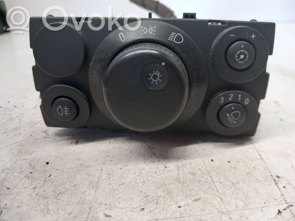 Opel Astra H Light switch 