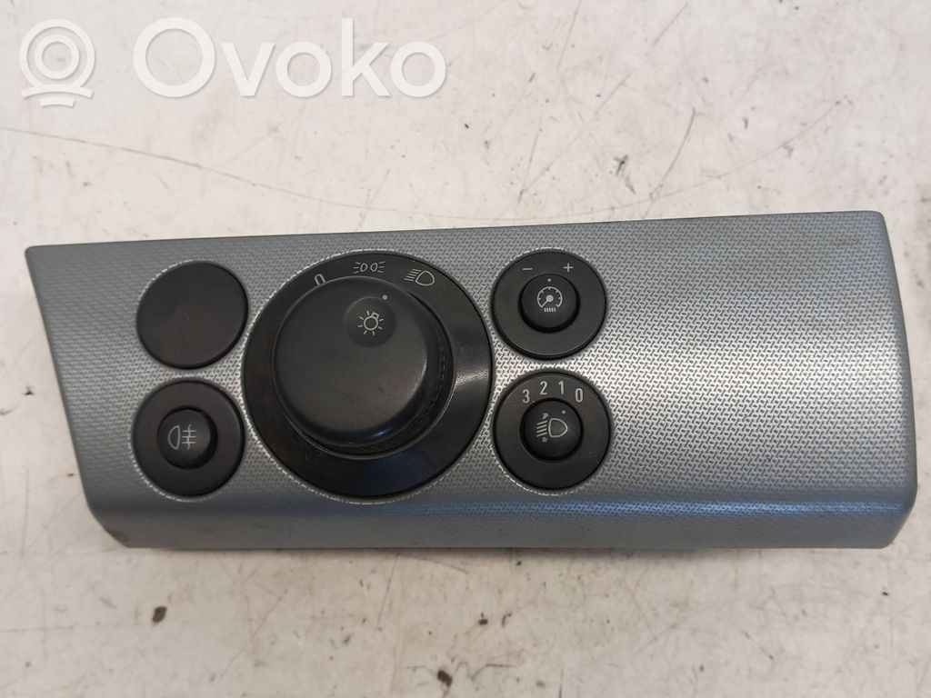 Opel Astra H Light switch 