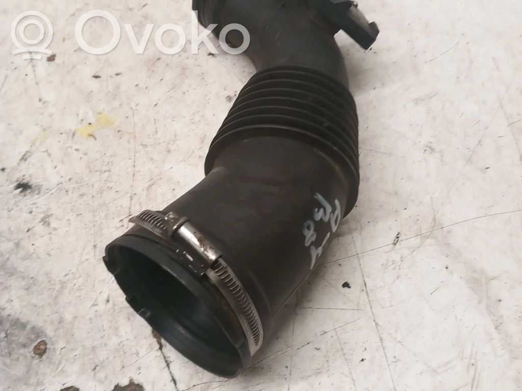 Audi A4 S4 B8 8K Šļūtene (-es) / caurule (-es) 