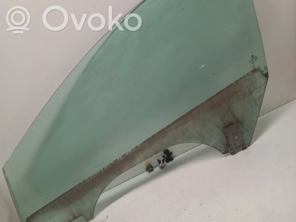 Volkswagen PASSAT CC Front door window glass four-door 