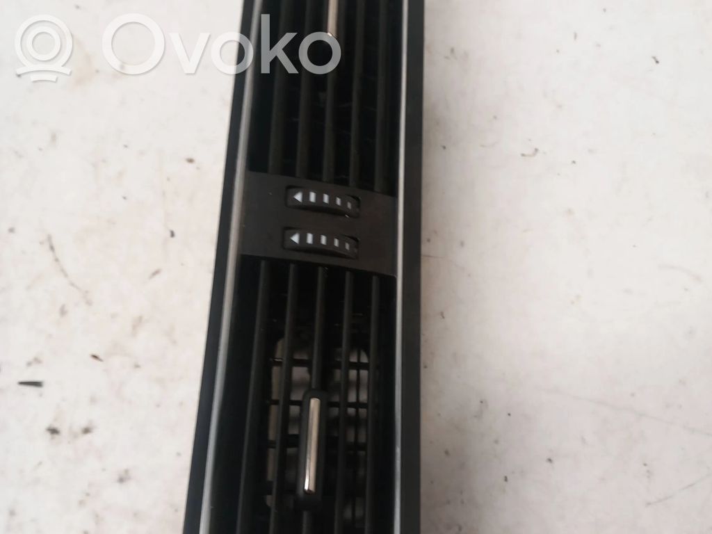 Audi A4 S4 B8 8K Centrinės oro grotelės 