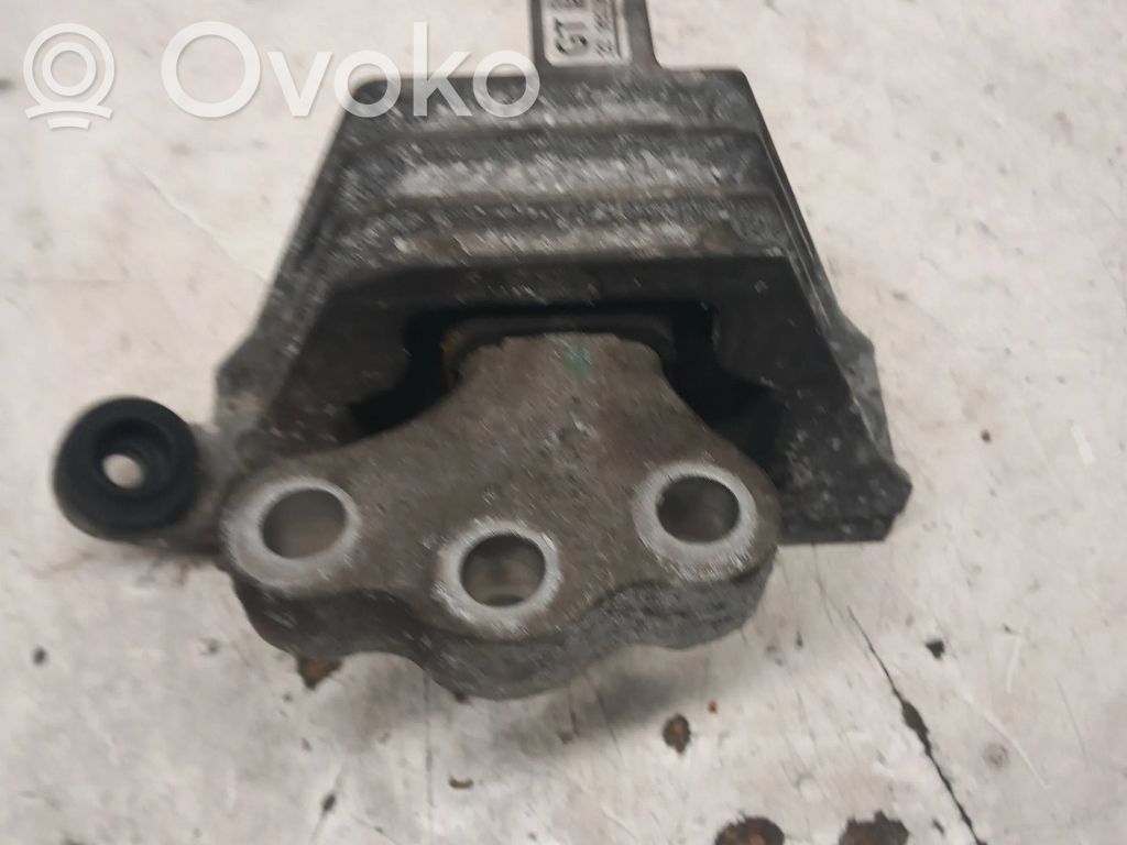 Opel Insignia A Engine mount bracket 