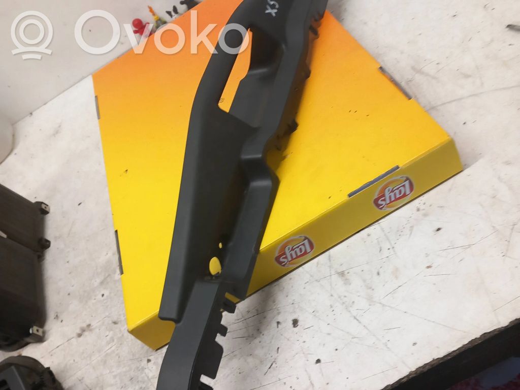 BMW X5 E70 Tailgate trim 