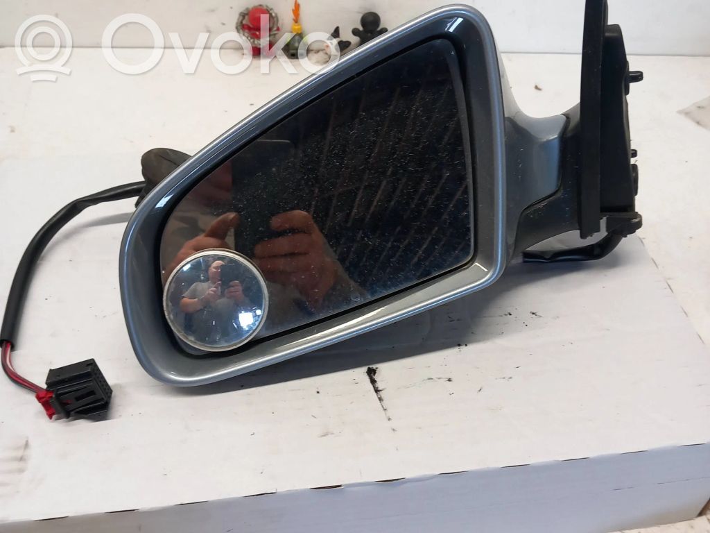 Audi A6 S6 C6 4F Elektryczne lusterko boczne drzwi przednich 