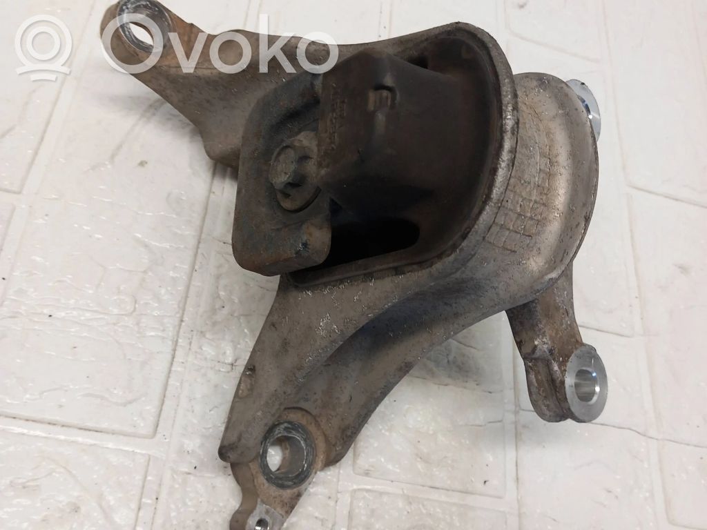 Engine mount bracket