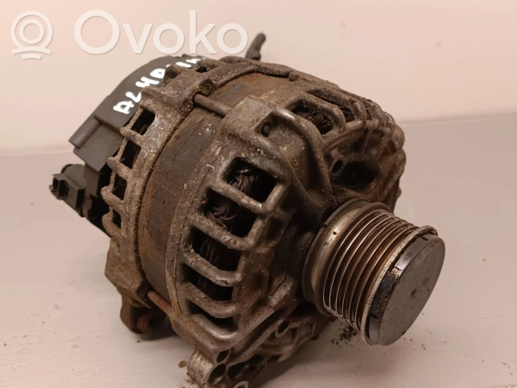 Alternador   03L903024F