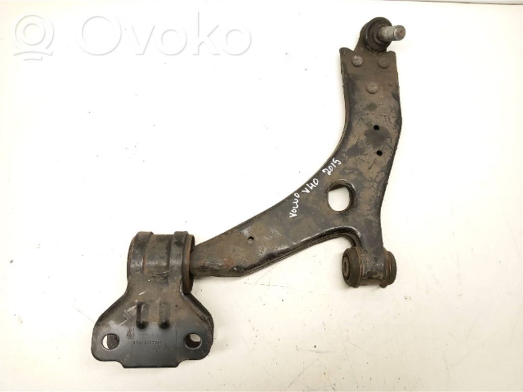 Volvo V40 Front lower control arm/wishbone 