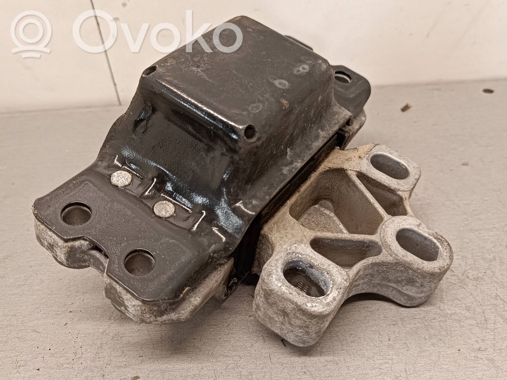 Volkswagen Touran II Engine mount bracket 