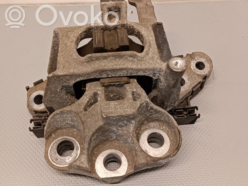 Opel Astra K Engine mount bracket 