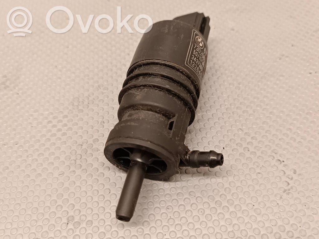 BMW X1 E84 Windscreen/windshield washer pump 