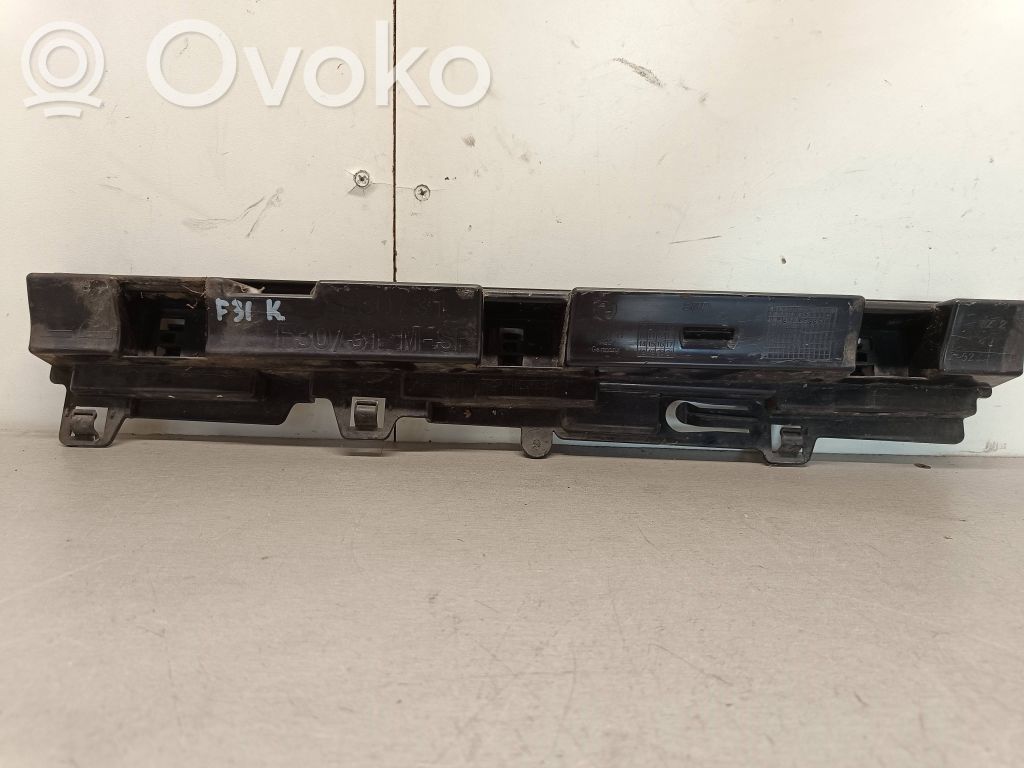 BMW 3 F30 F35 F31 Galinis laikiklis bamperio 