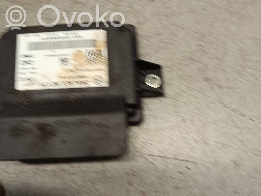 Volkswagen Tiguan Hand brake control module 