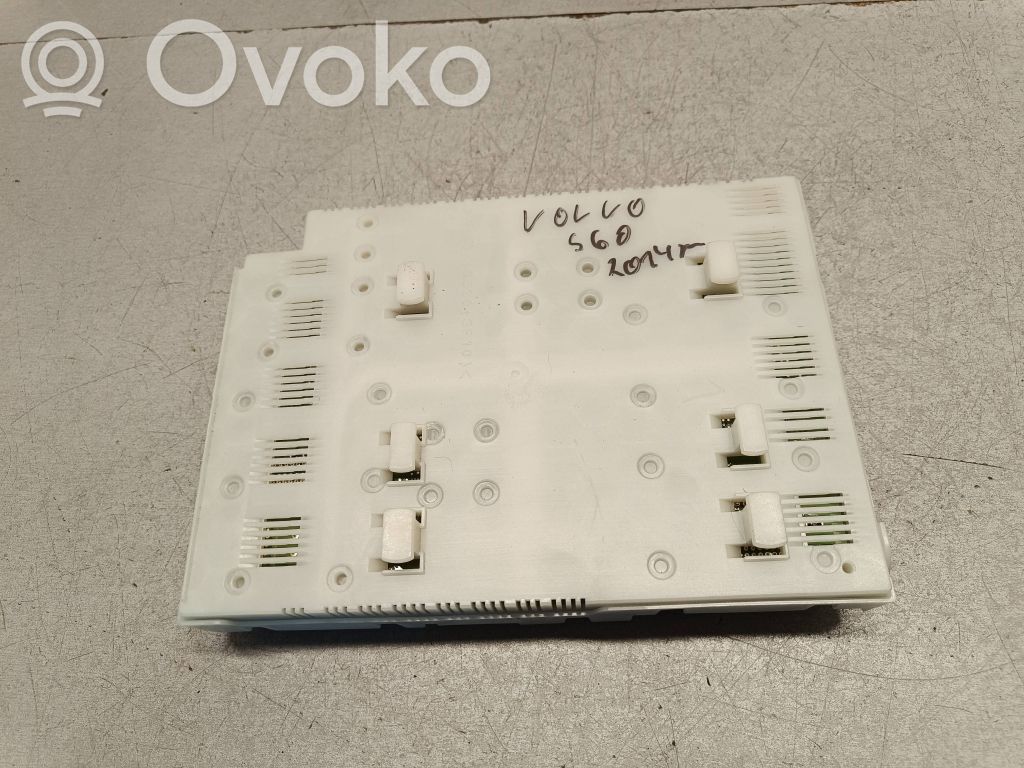 Volvo S60 Fuse module 