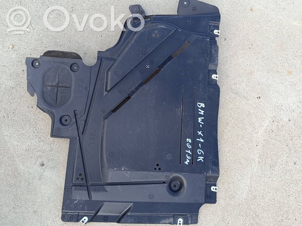 BMW X1 F48 F49 Protección inferior del depósito de combustible 