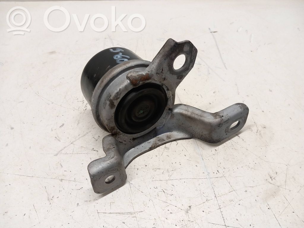 Volvo S60 Engine mount bracket 