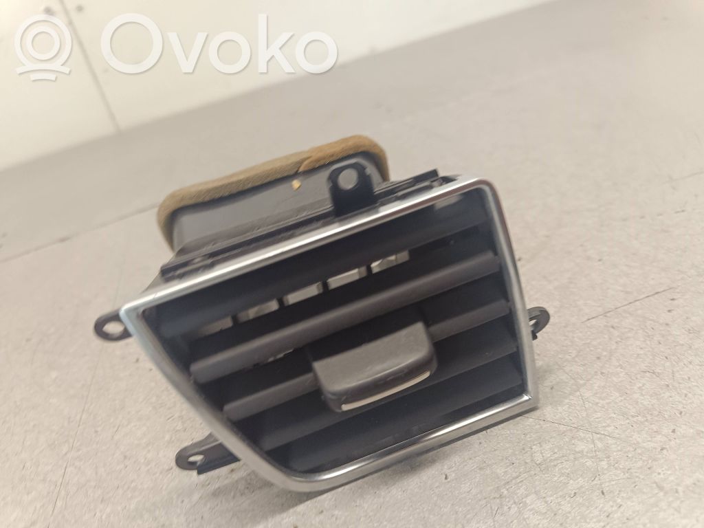 Dysze / Kratki środkowego nawiewu deski rozdzielczej   4H2820951A,4H2820951