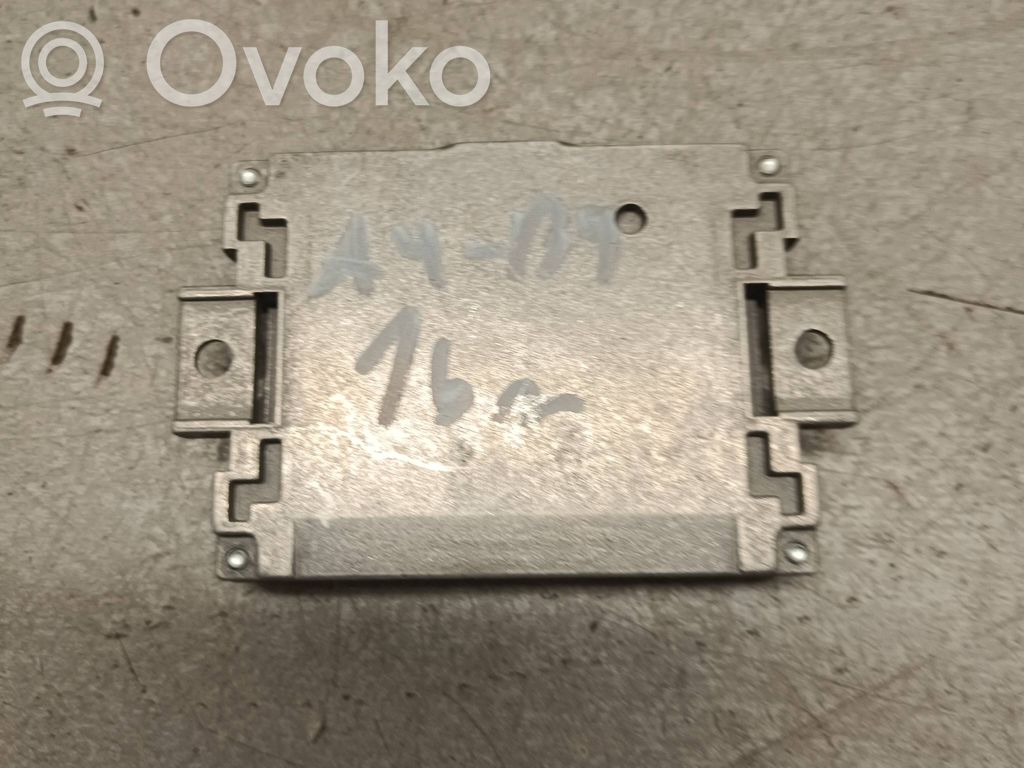 Audi A4 S4 B9 Aerial antenna amplifier 