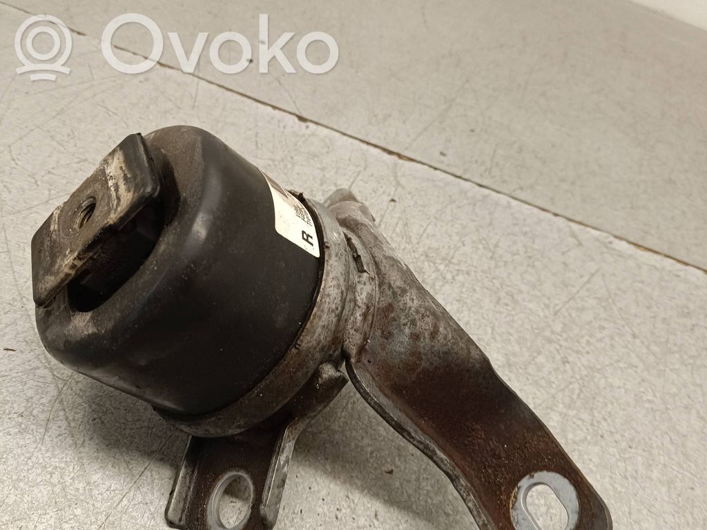 Volvo XC60 Engine mount bracket 