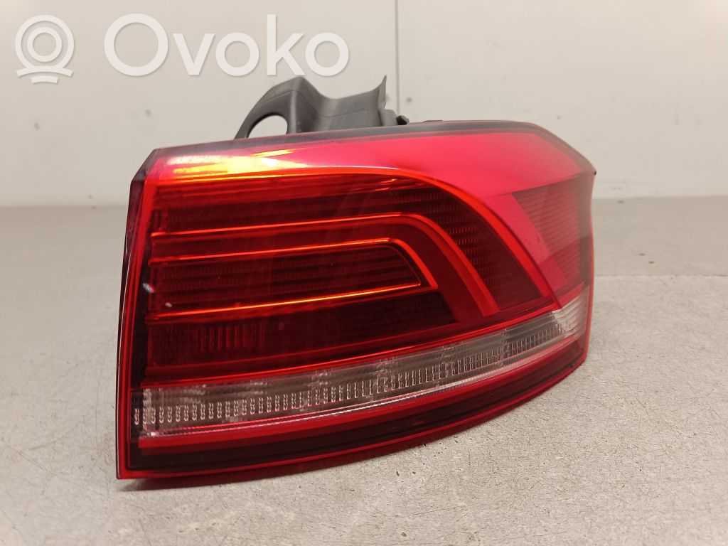 Volkswagen PASSAT B8 Lampa tylna 