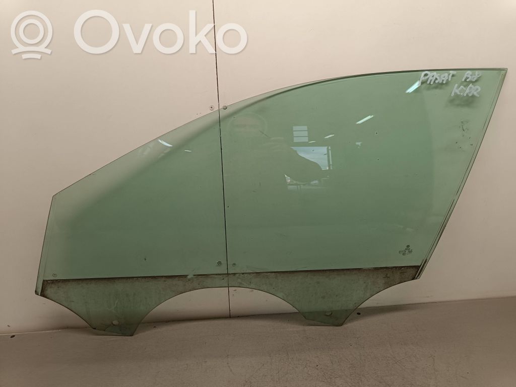 Volkswagen PASSAT B8 Front door window glass four-door 