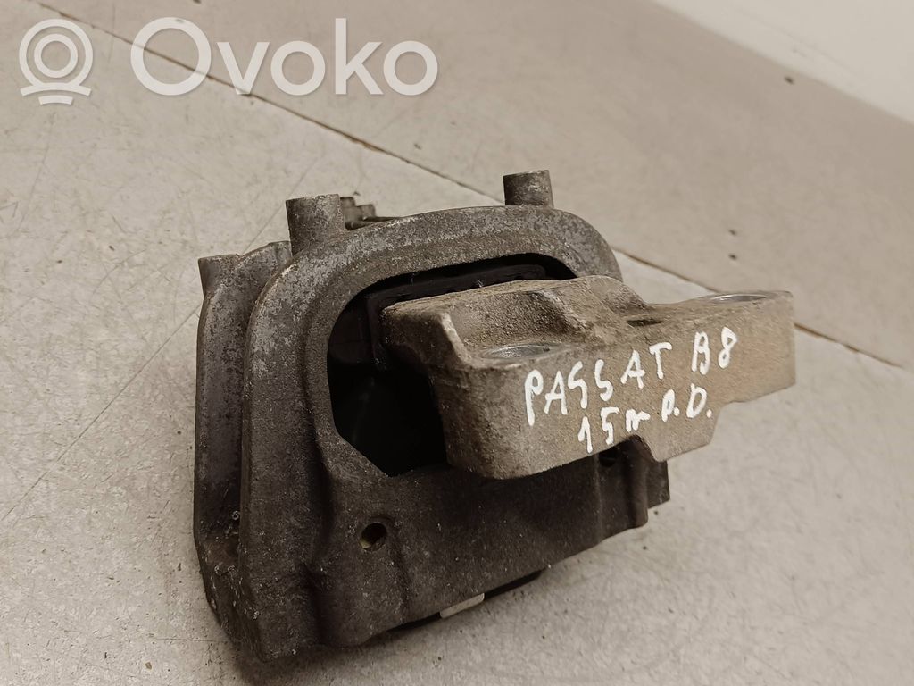Volkswagen PASSAT B8 Wspornik / Mocowanie silnika 